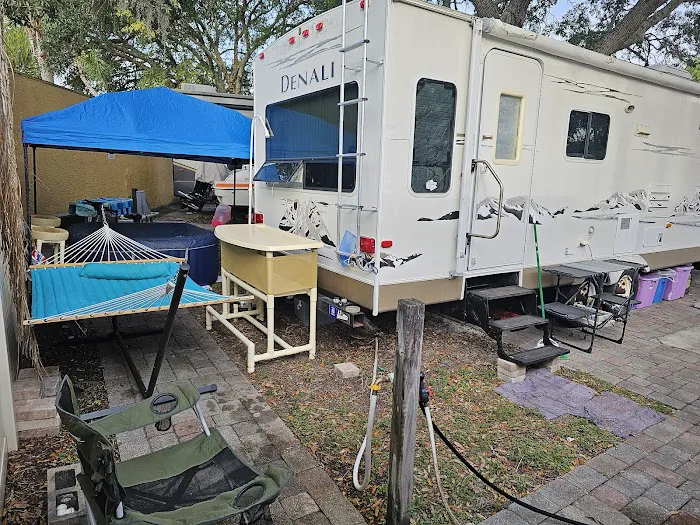 Paradise Lakes RV Park Picture 2