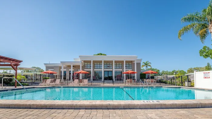 Lakeshore Villas Picture 1