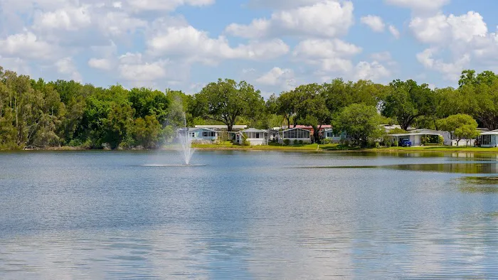 Lakeshore Villas Picture 2