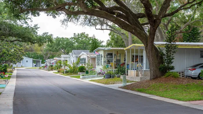 Lakeshore Villas Picture 8