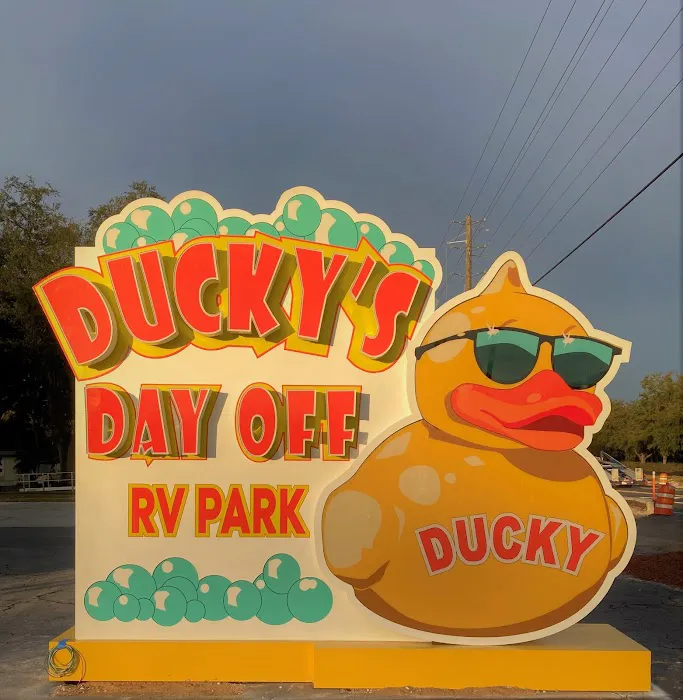 Ducky's Day Off RV Park Picture 7