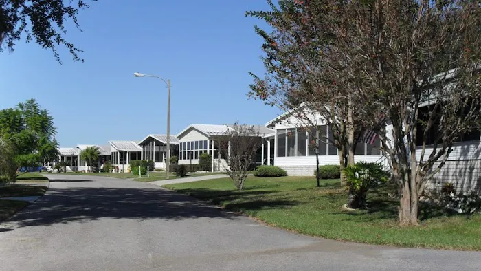 Crystal Lake - Zephyrhills Picture 3