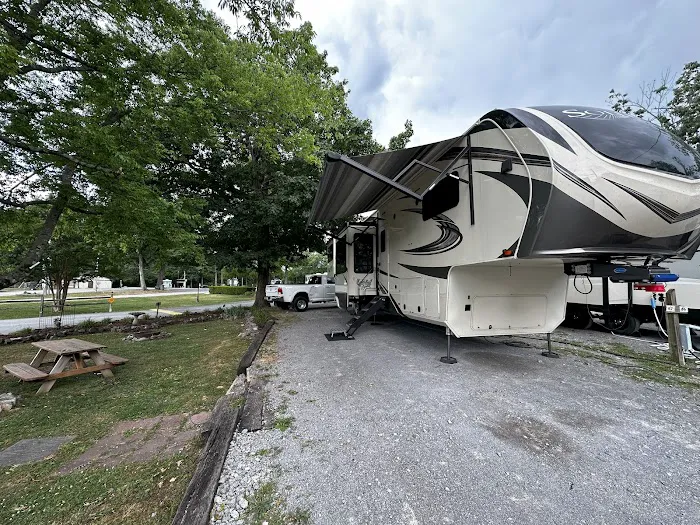 Nashville I-24 Campground. Picture 3