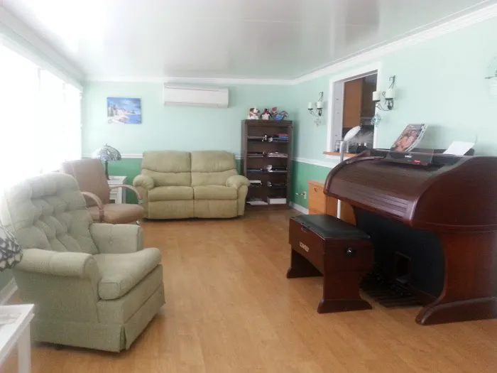 Sunnyside Mobile Home Park Picture 7