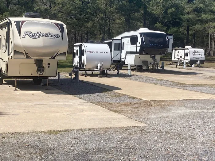 Studlee's RV Park Picture 3