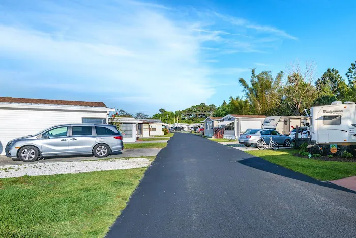 Holiday Village RV Park | Titusville, FL Picture 4