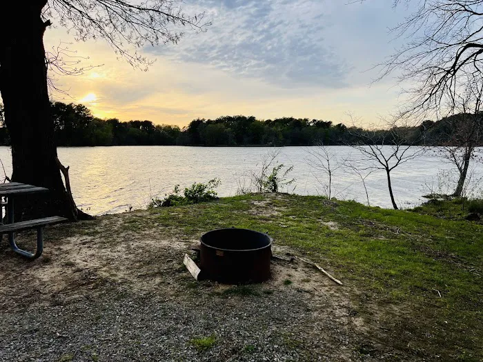 Bluegill Bay Marina & Campground Picture 2