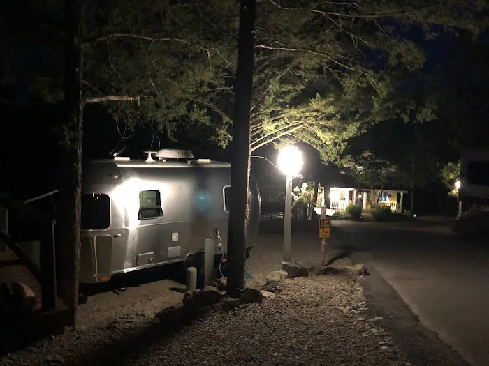 Branson Shenanigans RV Park Picture 7