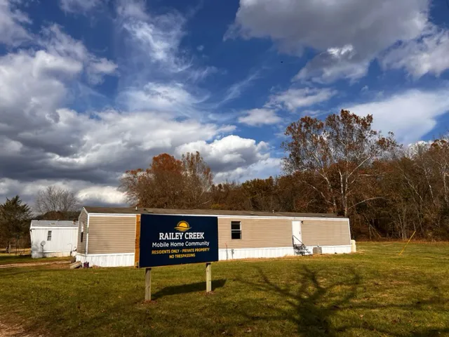 Railey Creek Mobile Home Community Picture 3