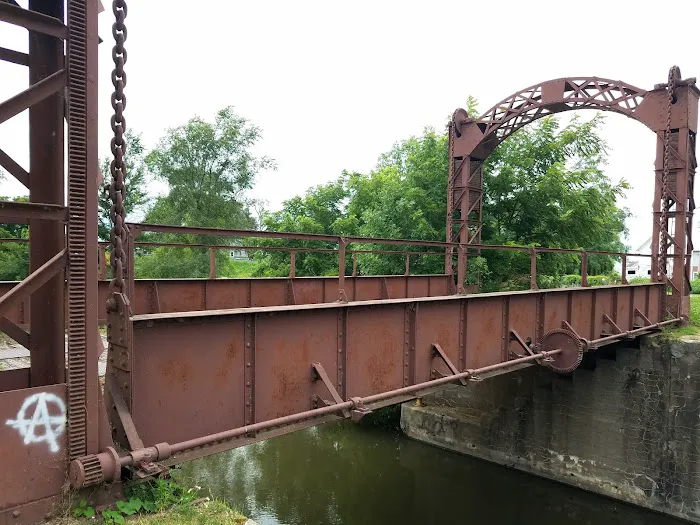 Lock 22 Camping Picture 7