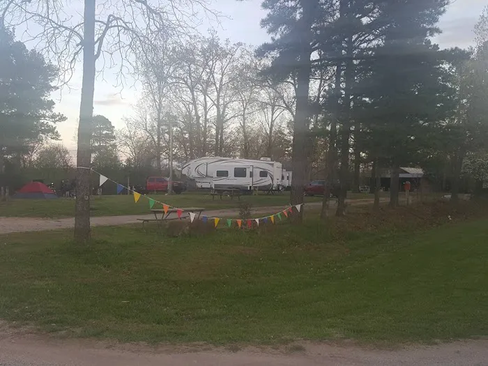 Happy Camper RV park Picture 7