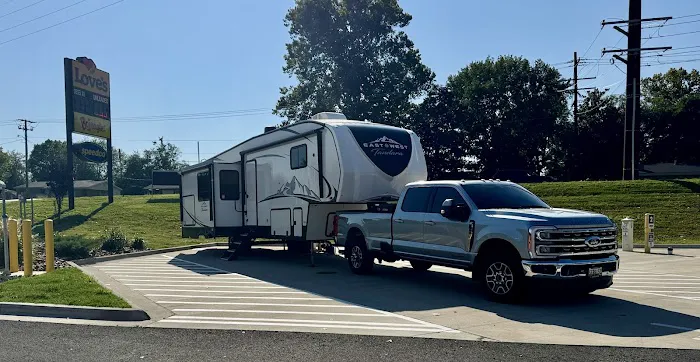 Love's RV Hookup Picture 5
