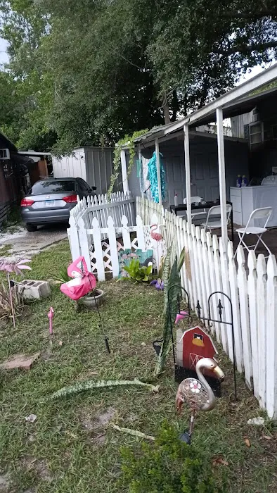 Winding Creek Mobile Home Park Picture 3