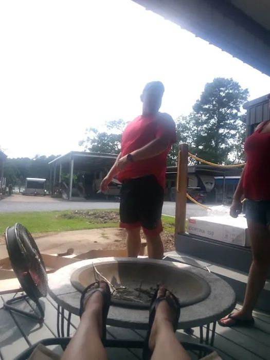 Riverside Campground & Motel Picture 7