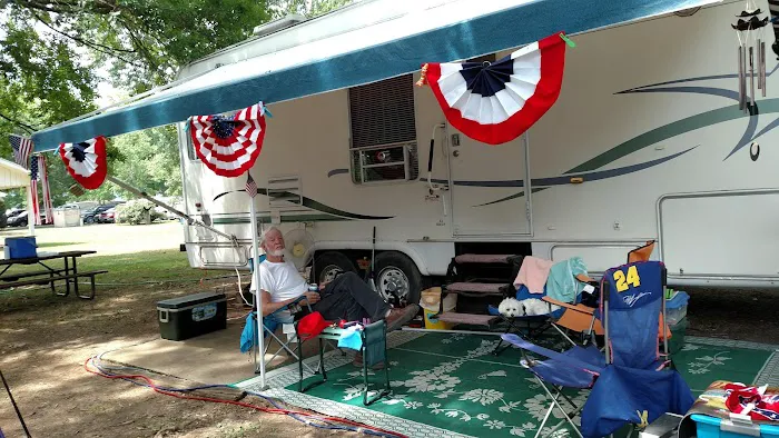 Little Mountain Marina-Camping Picture 5