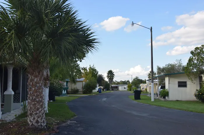 Siesta Lago Manufactured Home Community Picture 4