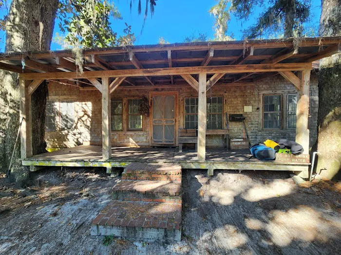 Floyds Island Cabin Picture 9