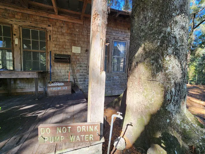 Floyds Island Cabin Picture 7