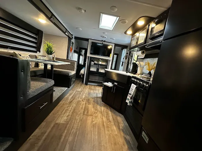 RV'S ADVENTURE FL, LLC Picture 2