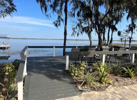 Oak Harbor Lodging & RV Resort