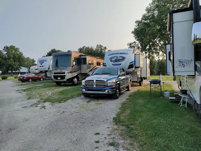 Tin Cup RV Park - Mahomet, Illinois Picture 4