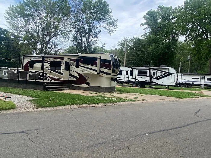 Ozark Highlands Homes & RV Resort Picture 3