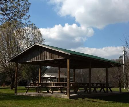 Fall Hollow Campground RV Park And B&B