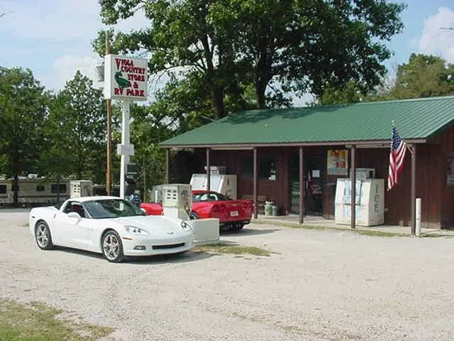 Crazy Daisy's RV Park Picture 3