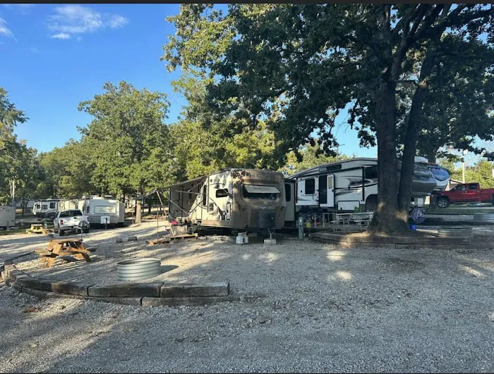 Crazy Daisy's RV Park Picture 1