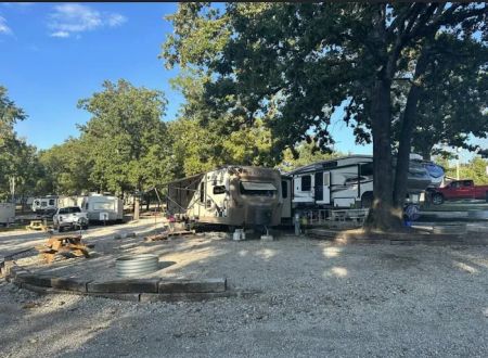 Crazy Daisy's RV Park