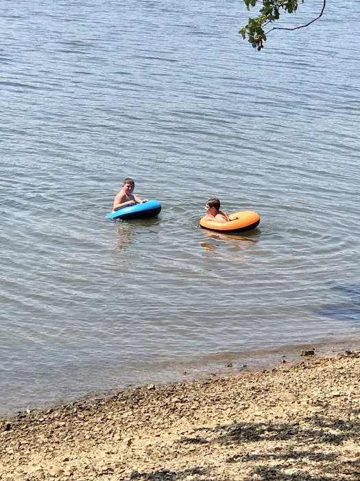Smith Bay Self-Service Campground & Boat Ramp Picture 4