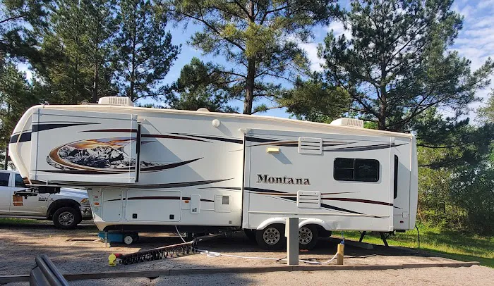 Dan's Riverview RV Park Picture 7