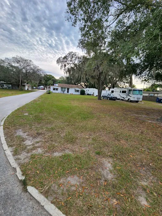 Mosssy Oaks Mobile Home RV Park Picture 9