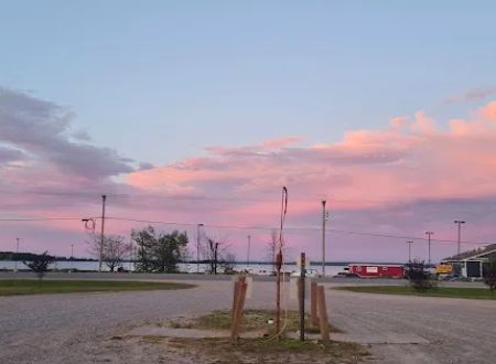 RiverView Park and Campground