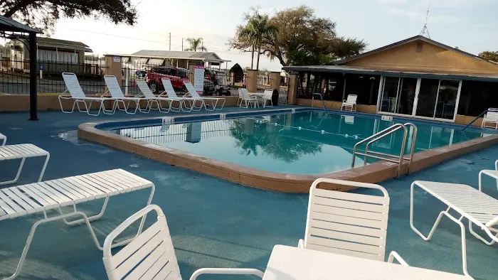 Palm View Gardens RV Resort Picture 2