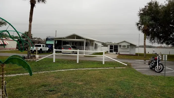 Palm View Gardens RV Resort Picture 3