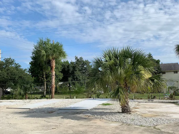Cocoa Estates Mobile Home & RV Park Picture 6
