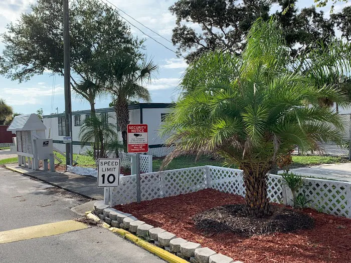 Cocoa Estates Mobile Home & RV Park Picture 8