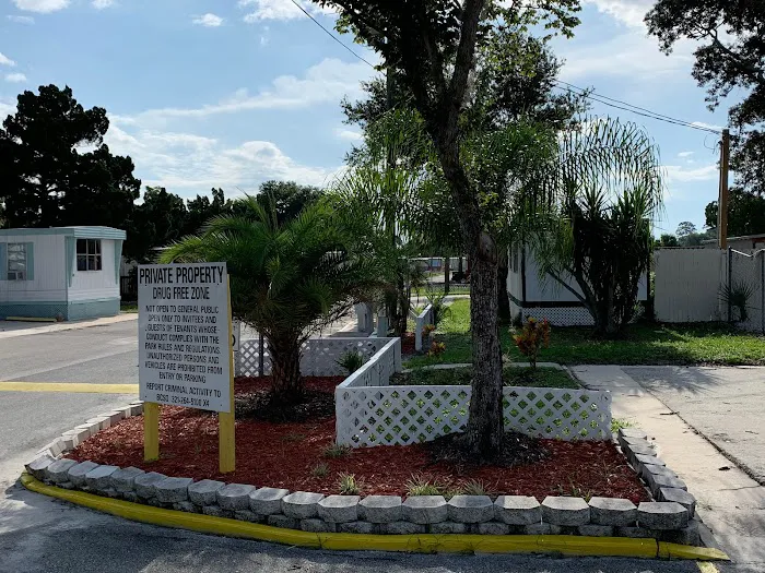 Cocoa Estates Mobile Home & RV Park Picture 5