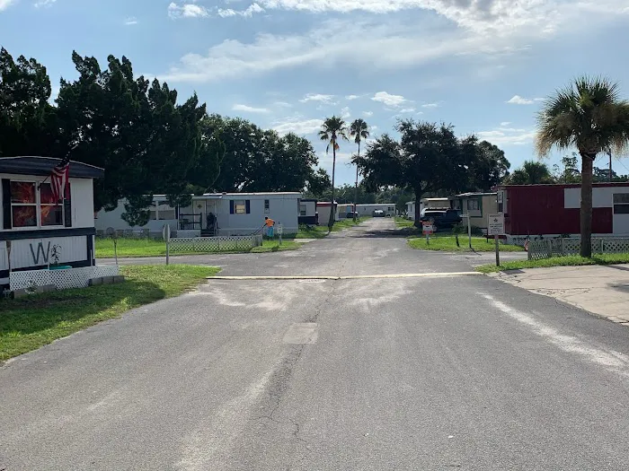 Cocoa Estates Mobile Home & RV Park Picture 7