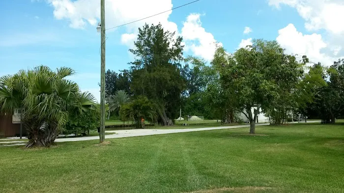 Town & Country Mobile Home Park Picture 3