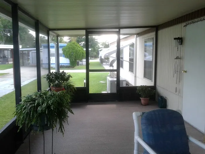 Town & Country Mobile Home Park Picture 7