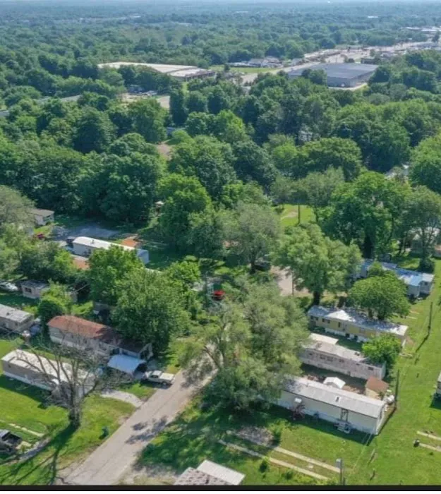 Highland Mobilehome Park Picture 4