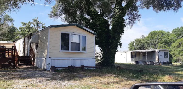 Hillcrest and Highland Mobile Home Park Picture 4