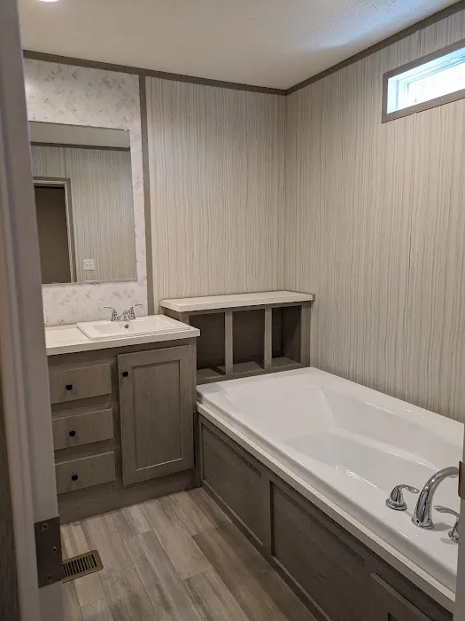 Lakewood Estates Mobile Home Community Picture 1