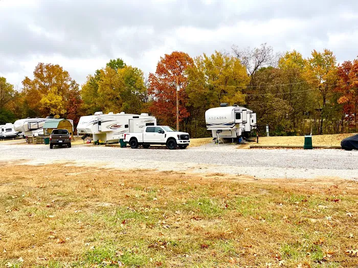 Around the Bend Ozarks RV Park Picture 5