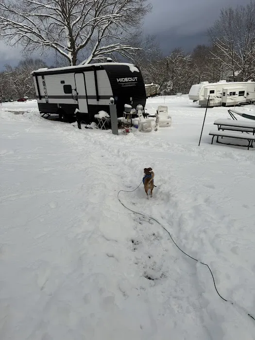 Around the Bend Ozarks RV Park Picture 1