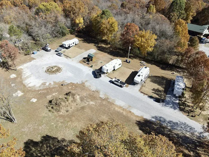 Around the Bend Ozarks RV Park Picture 4