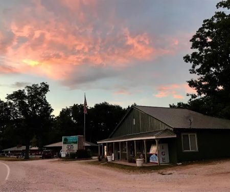 Oak Hill Court Cabins & RV Park