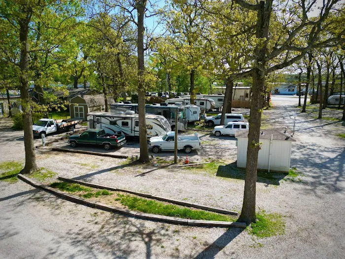 Ozark Canopy RV Park - Springdale Picture 9